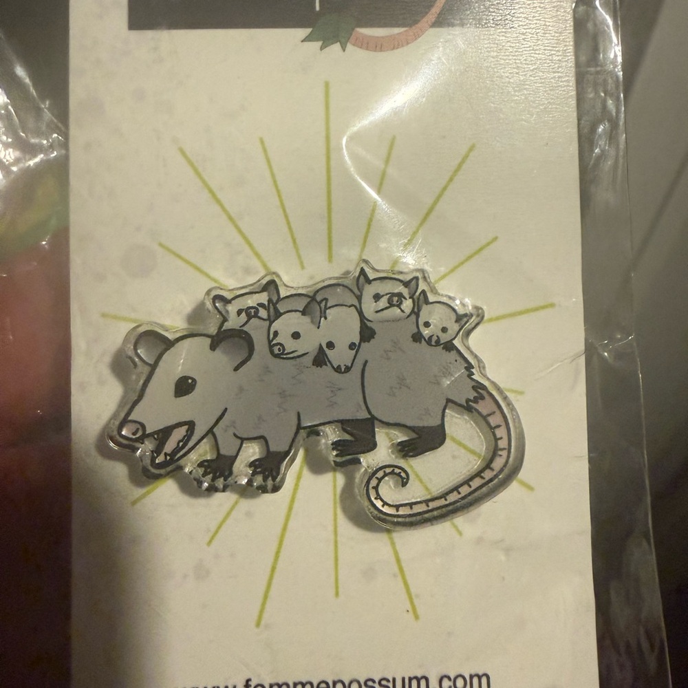 Femmepossum Opposseum Enamel Pin - Gray - Picture 5 of 5